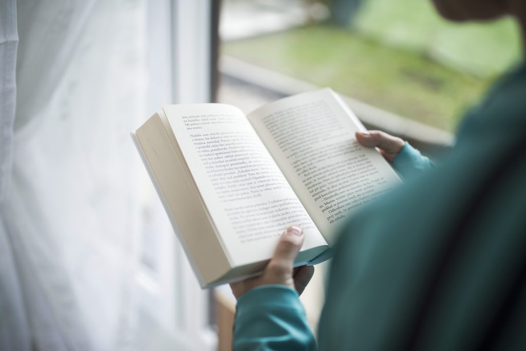 Why Reading 10 Minutes a Day Changes Your Life